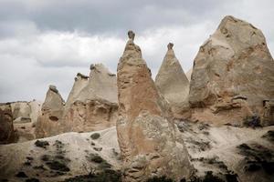 chimeneas de hadas en Capadocia, Turquía, paisaje de chimeneas de hadas foto