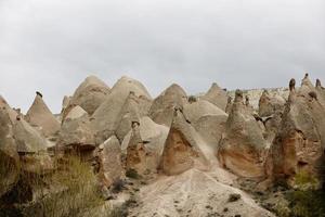 chimeneas de hadas en Capadocia, Turquía, paisaje de chimeneas de hadas foto