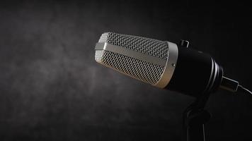 micrófono para grabación de audio o concepto de podcast