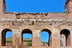 bazílica roja de bergama en turquía foto