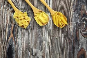 Pasta macarrones italianos sin cocer alimentos crudos