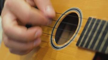 close up de um ukulele video