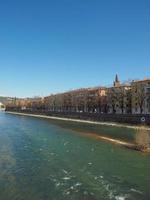 río adige en verona foto