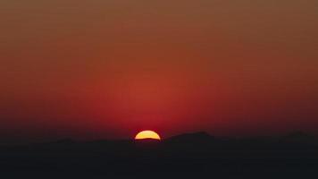 zonsopgang en zonsondergang timelapse high-definition beelden op gouden uur. video