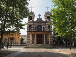 Iglesia de Santa Isabel en Leumann Village en Collegno foto