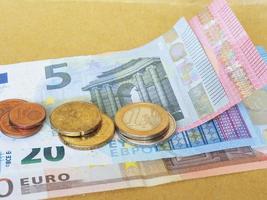 monedas y billetes de euro foto