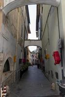 callejón en spoleto foto