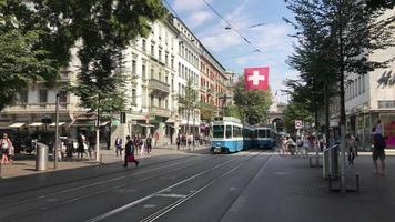 bahnhofstrasse, via dello shopping a zurigo, svizzera video