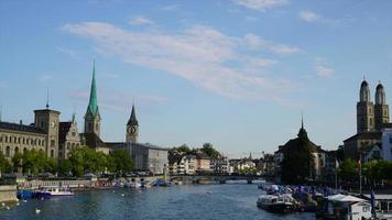 zürich stad met rivier in zwitserland video