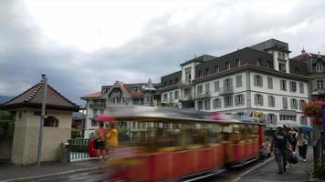 timelapse interlaken stad in zwitserland video
