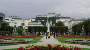 Zeitraffer Mirabellgarten in Salzburg, Österreich video