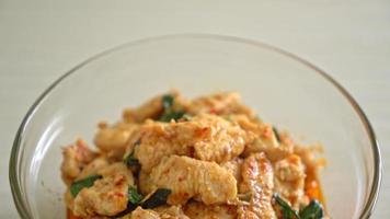 Stir-fried chicken with chili paste video