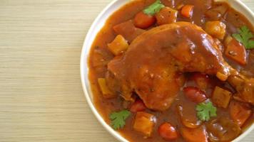 Homemade chicken stew with tomatoes video