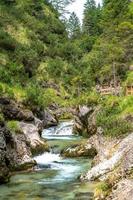 Cascadas en el weissbachschlucht en Chiemgau Baviera foto