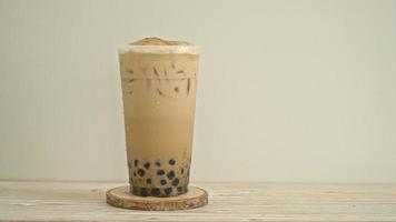 Taiwan milk tea with bubbles video