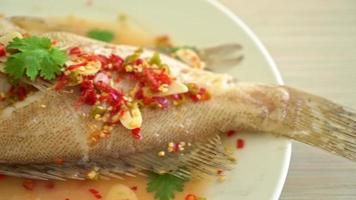 Steamed grouper fish with lime and chili video