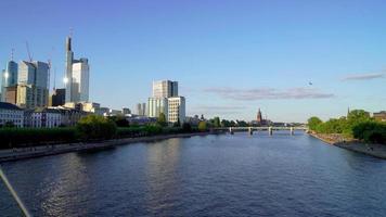 Frankfurt, una de las principales ciudades de Alemania. video