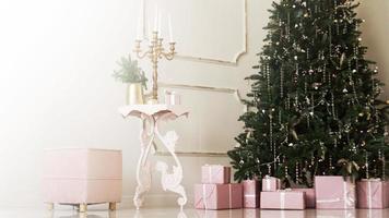 cajas de regalo rosa con cintas debajo del árbol de navidad