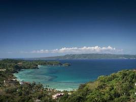 Vista del paisaje y la costa de la isla tropical de Boracay en Filipinas foto