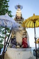 Santuario hindú tradicional balinés en Bali, Indonesia foto