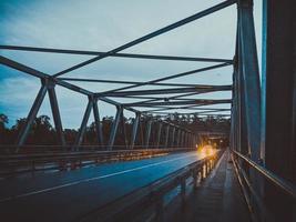 puente de hormigón gris foto