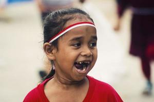 sorong, papua, indonesia 2021- la gente celebra el día de la independencia de indonesia con varios concursos foto