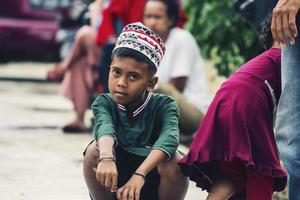 sorong, papua, indonesia 2021- la gente celebra el día de la independencia de indonesia con varios concursos foto