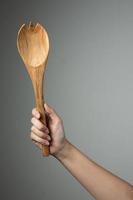cuchara de mano ensalada volteadora tenedor grande cuchara cocina foto