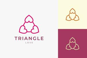 romance en el logotipo de relación con forma de amor triangular limpia y simple vector