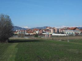 vista de la ciudad de chieri foto