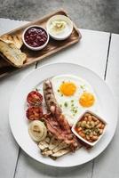 desayuno inglés británico completo tradicional juego de comida foto