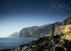 Los acantilados de los gigantes, hito natural de la costa y el paisaje en el sur de la isla de Tenerife España