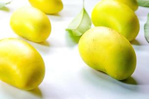 mango tailandés, fruta de verano, grupo de mango foto