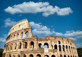Roma, Italia. arcos arquitectura exterior del coliseo foto