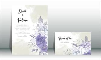 hermosa tarjeta de invitación de boda con decoración de flores moradas vector