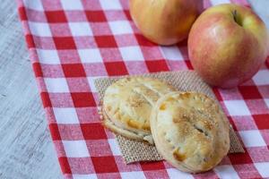 tartas de manzana en otoño foto