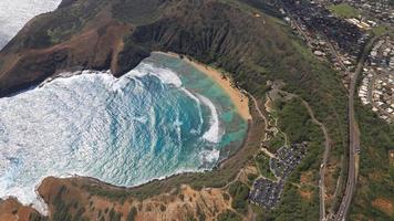 Toma aérea de la bahía de Hanauma, Hawaii foto