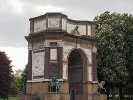 Arco del Valentino arch in Turin photo