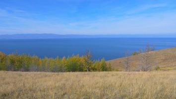 Lago Baikal isla Olkhon en un día soleado, Irkutsk Rusia foto