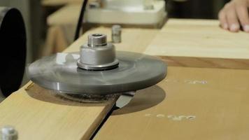 processo di produzione di mobili in legno video