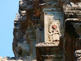 La ruina del antiguo complejo de templos de Angkor Wat en Siem Reap, Camboya foto