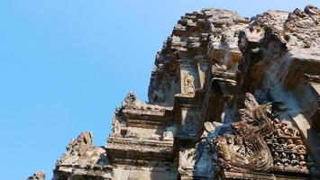 La ruina del antiguo complejo de templos de Angkor Wat en Siem Reap, Camboya foto