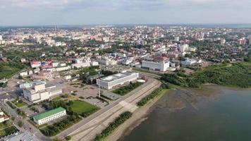 luchtfoto van tomsk stad en tom rivier. zomer in siberië, rusland.