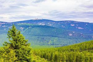 Vista panorámica del paisaje en la cima de la montaña brocken harz alemania