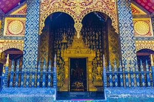 templo de wat xieng thong de la ciudad dorada luang prabang laos. foto