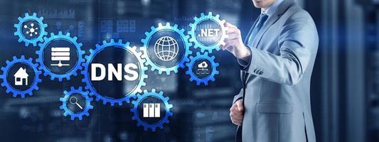 Concepto de servidor del sistema de nombres de dominio dns. medios mixtos foto