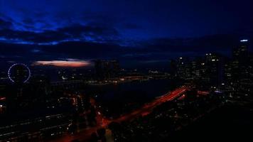 lapso de tiempo de edificios en la ciudad de singapur video