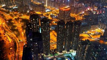 beau bâtiment et architecture autour des toits de la ville de hong kong video