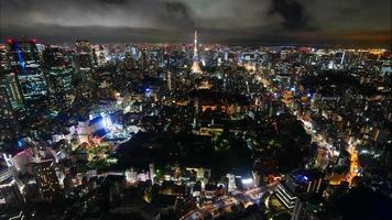 schönes architekturgebäude in tokyo city japan video