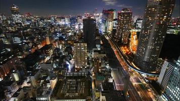 beau bâtiment d'architecture dans la ville de tokyo au japon video